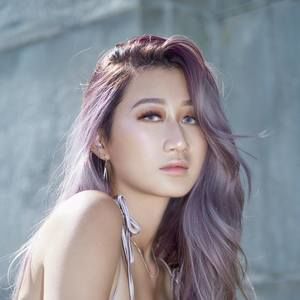 Meet your Posher, Lucy